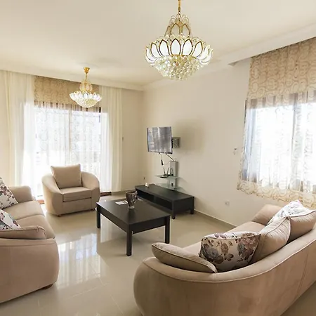 Peanut House By Holidaykeys קיירניה